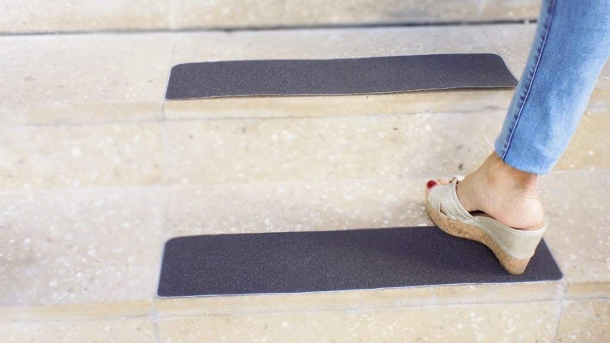 防滑膠帶的目數(shù)是怎么看大小的？-膠帶穩(wěn)定貨源供應(yīng)廠家【昆山玉寰】