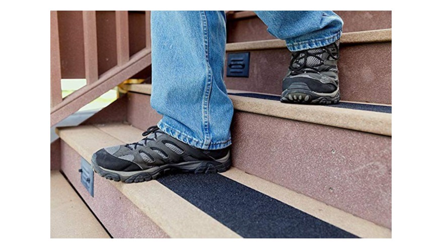 地磚樓梯防滑膠帶效果圖，美觀簡潔又大方！